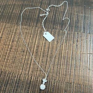 Pretty diamond like pendant